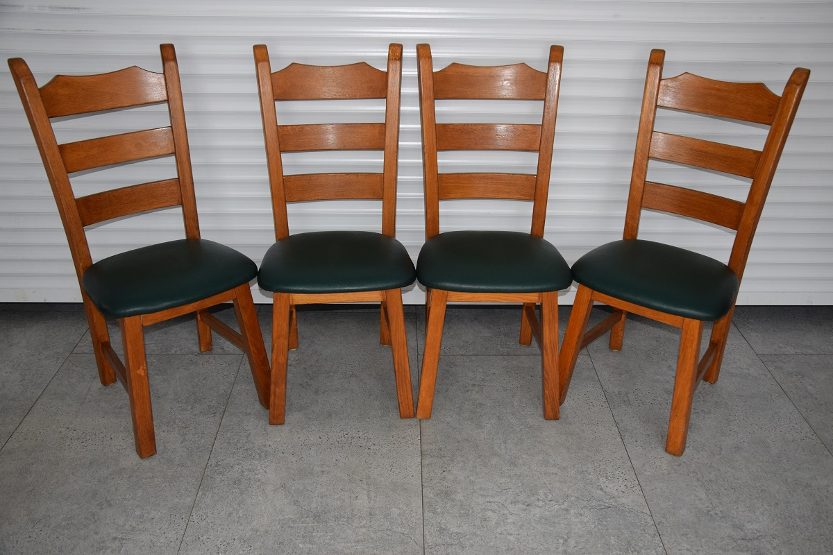 krzesła dębowe 4 sztuki - jak nowe