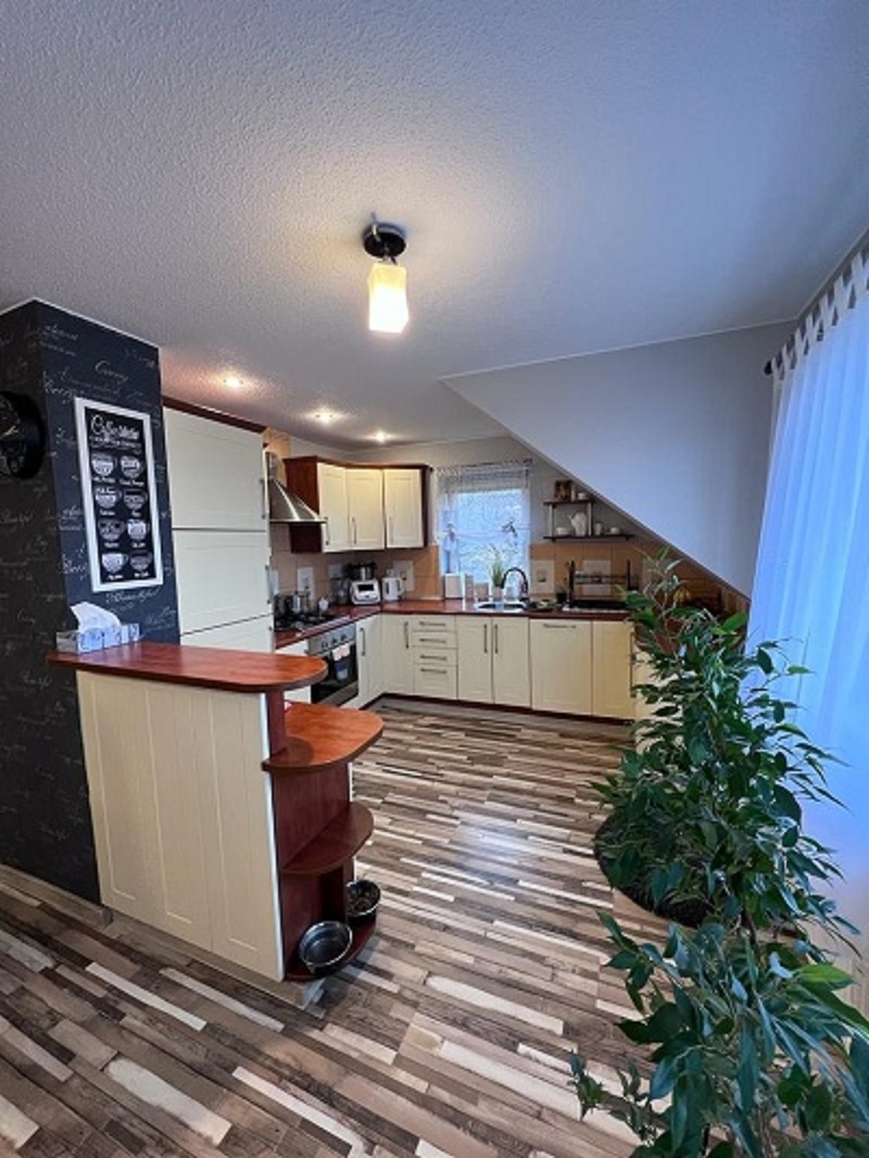 Piętrowy dom 160 m² na dużej działce – Skalmierzyce