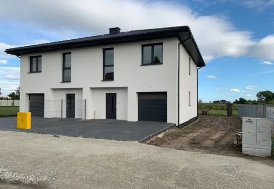 Nowoczesny dom w zabudowie bliźniaczej – osiedle Chmielnik