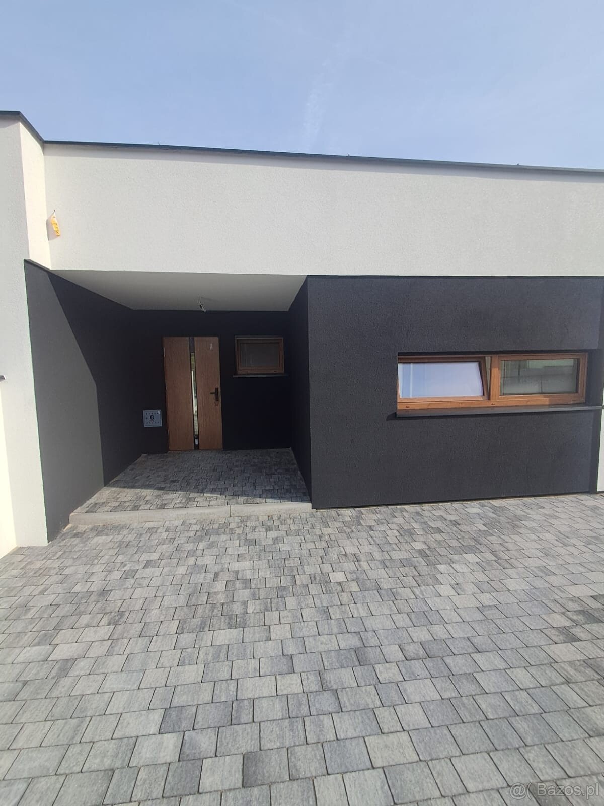 Nowoczesny dom w zabudowie bliźniaczej – 91 m², Chełmce
