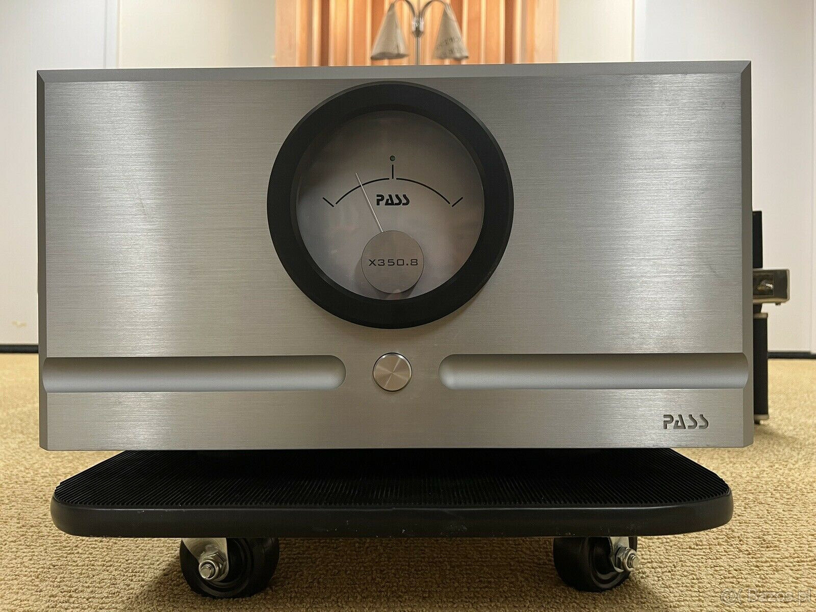 Pass Labs X350.8 ( Price : 3700 EUR )