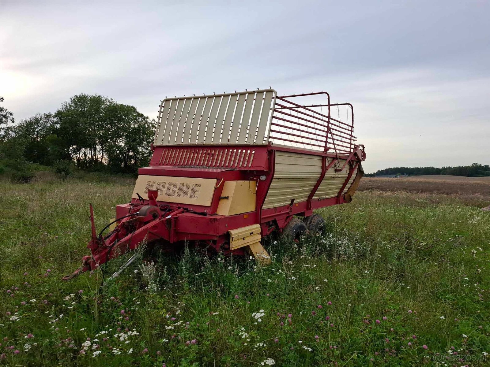 Przyczepa samozbierająca KRONE