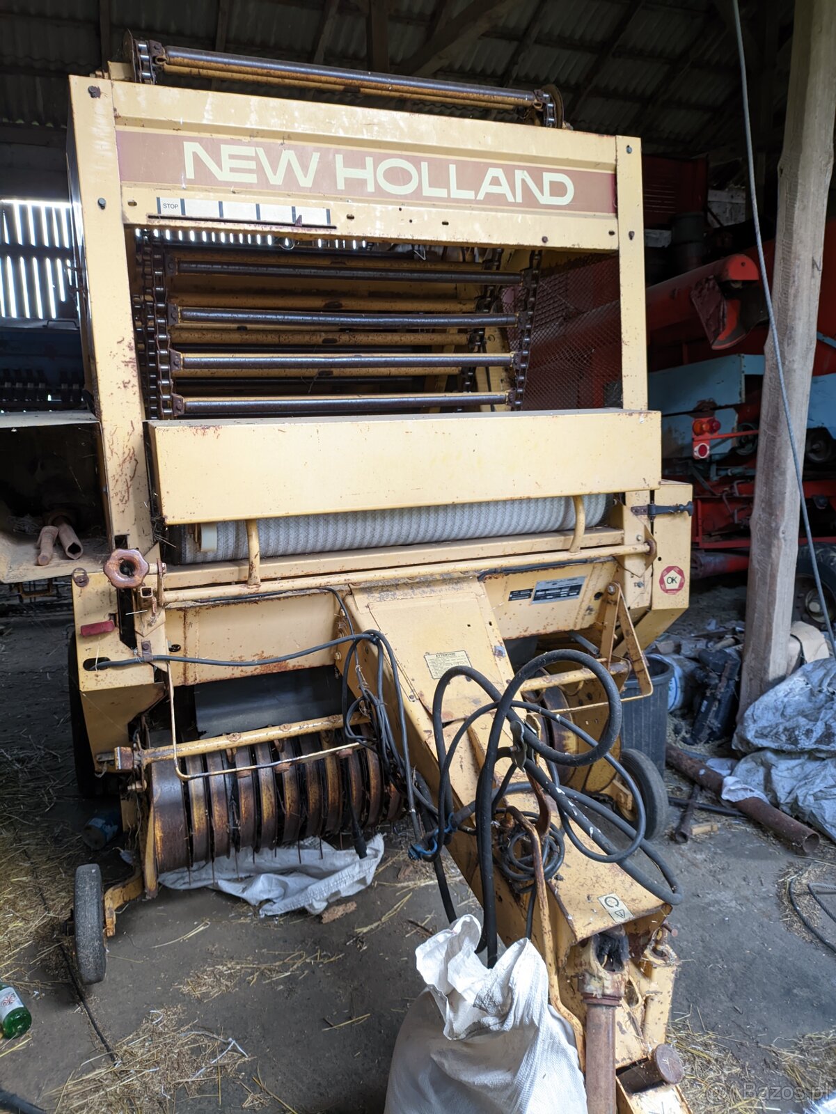 Presa New Holland 841