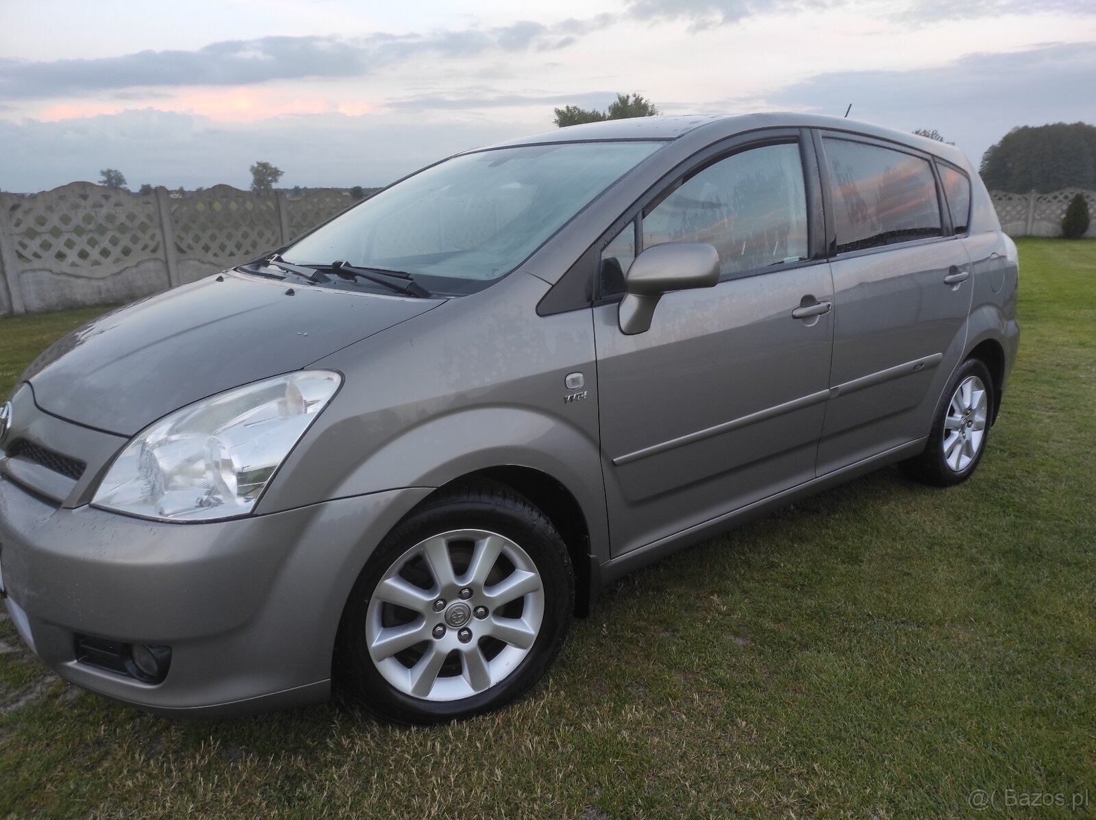 Toyota 1.8/benzyna /gaz