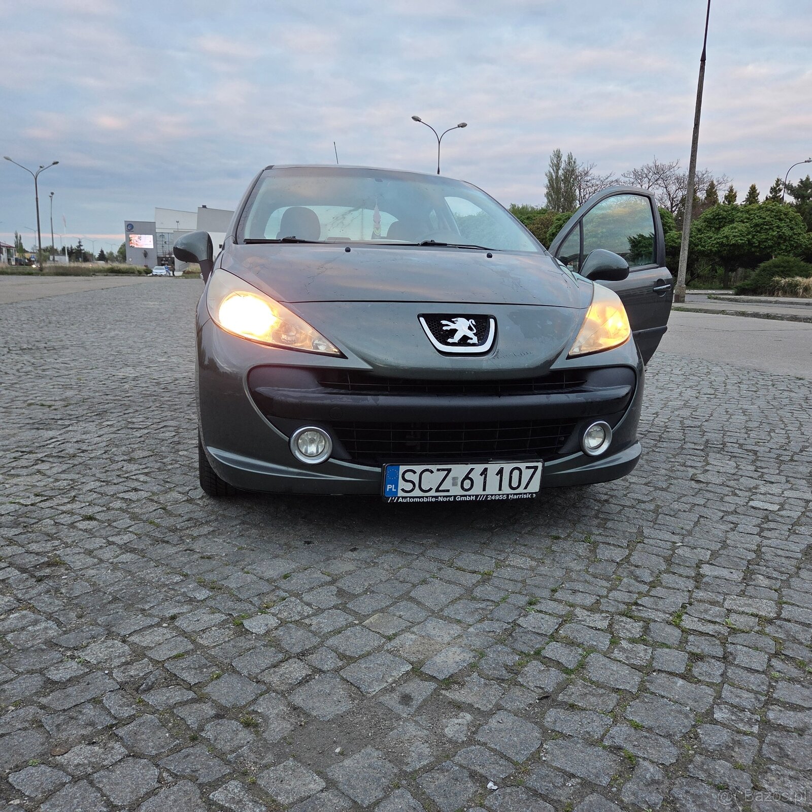 Peugeot 207 1.4 benzyna