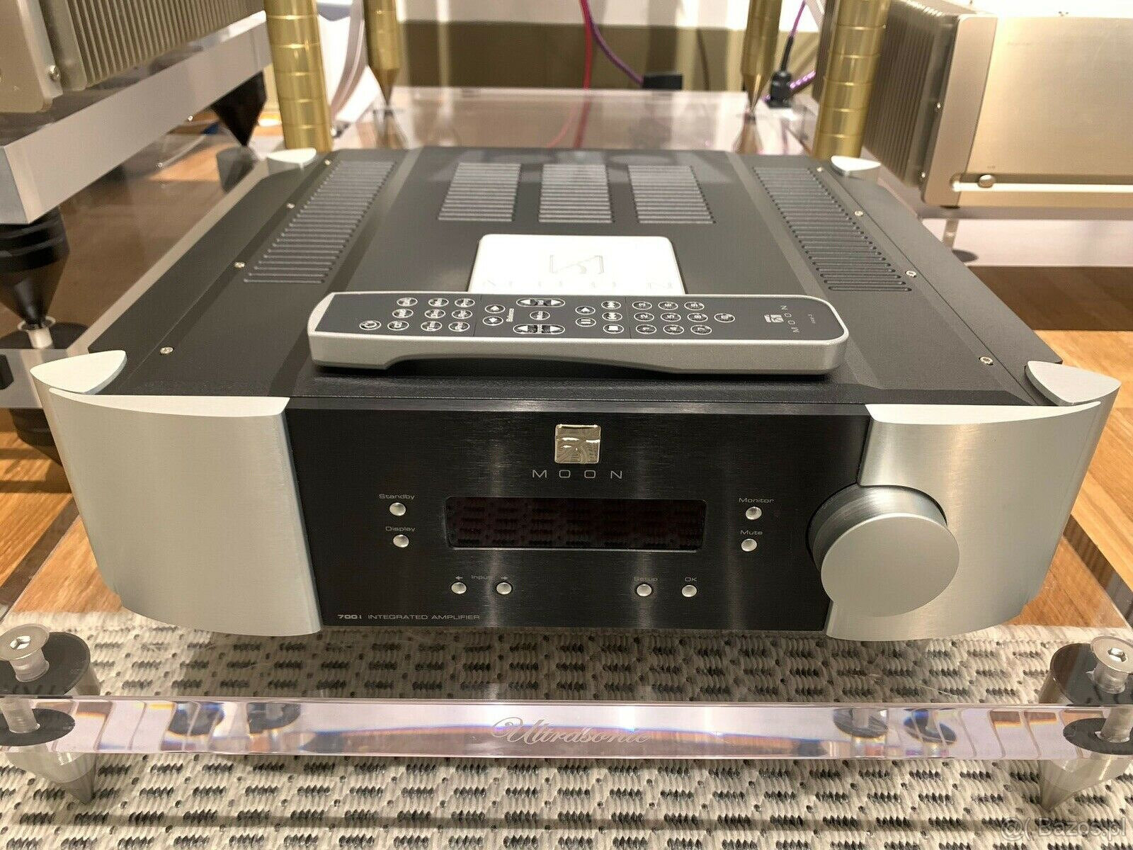 Simaudio Moon 700i V1 ( Price : 1900 EUR )