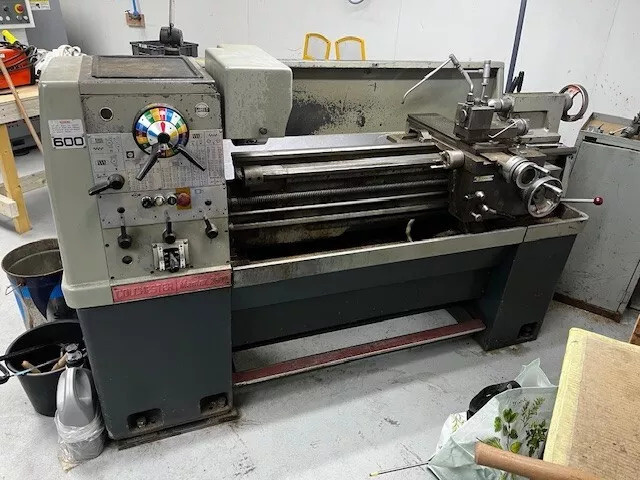 Tokarka Colchester Master 2500