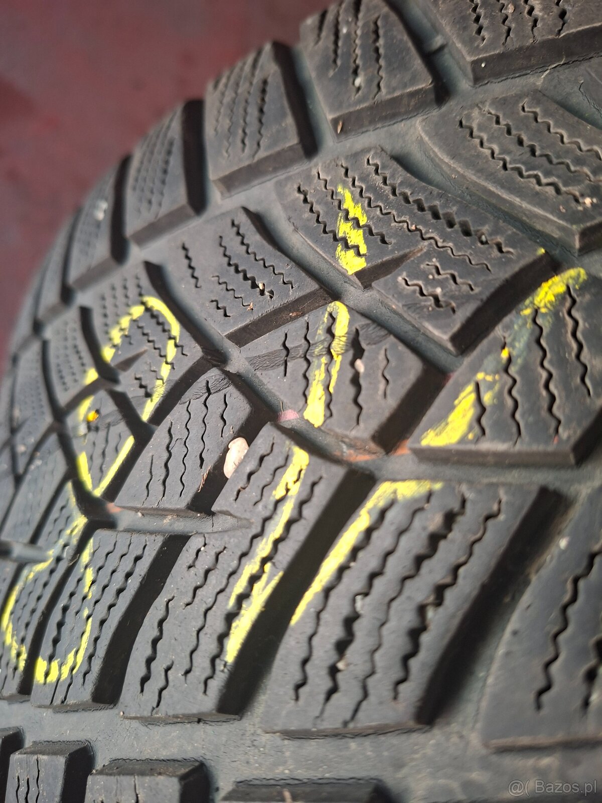 Opony 245/45/18 r 100 v GOODYEAR ULTRA GRIPS bieżnik ok 7 m