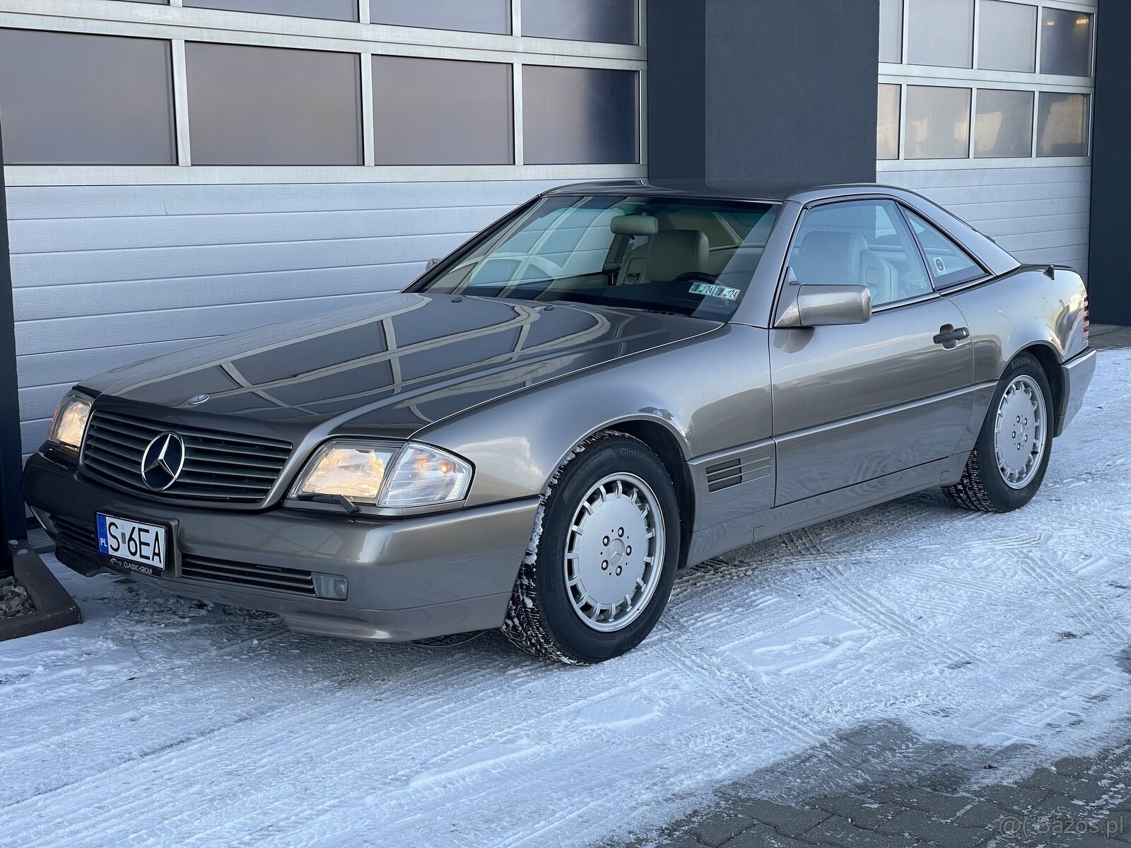 Mercedes-Benz 500SL R129 1991 złoty
