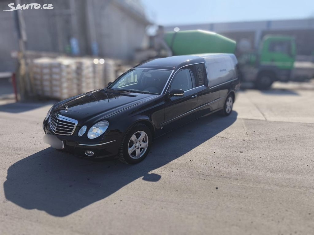 Mercedes-Benz Třídy E SAMOCHÓD POGRZEBOWY 1.Maj.