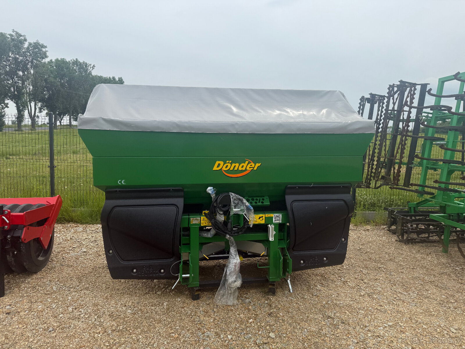 Rozsiewacz nawozów DONDER 2500l