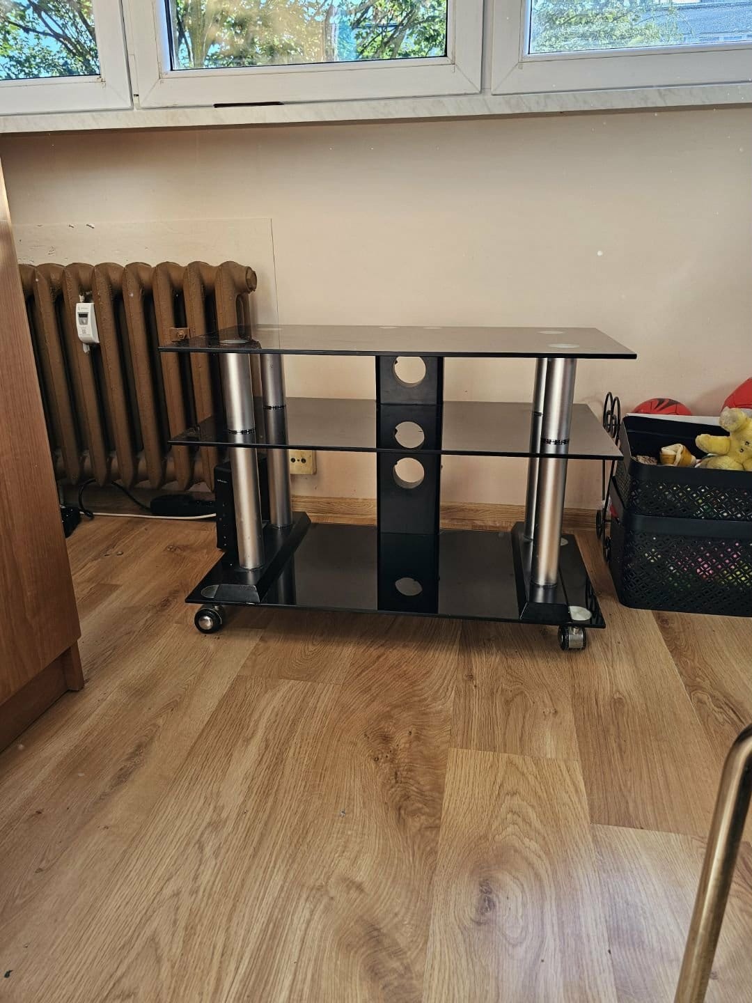 Sprzeadam stolik pod telewizor