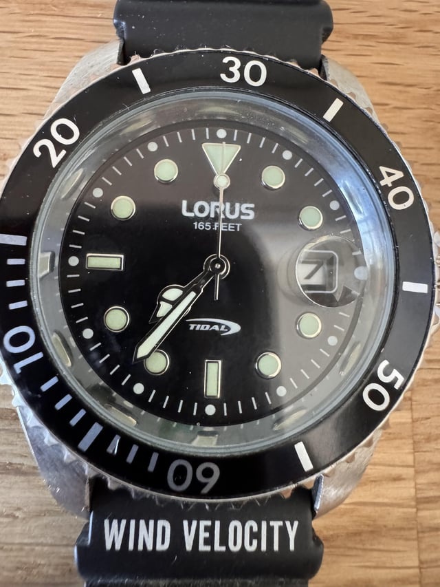 Kupię zegarek Lorus Tidal Lr0021