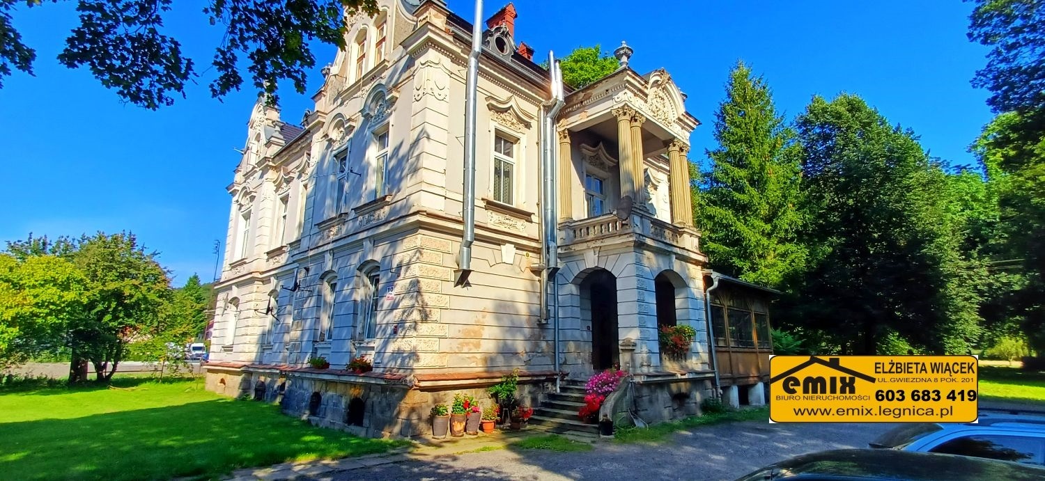 Kawalerka na I piętrze w kamienicy - do remontu