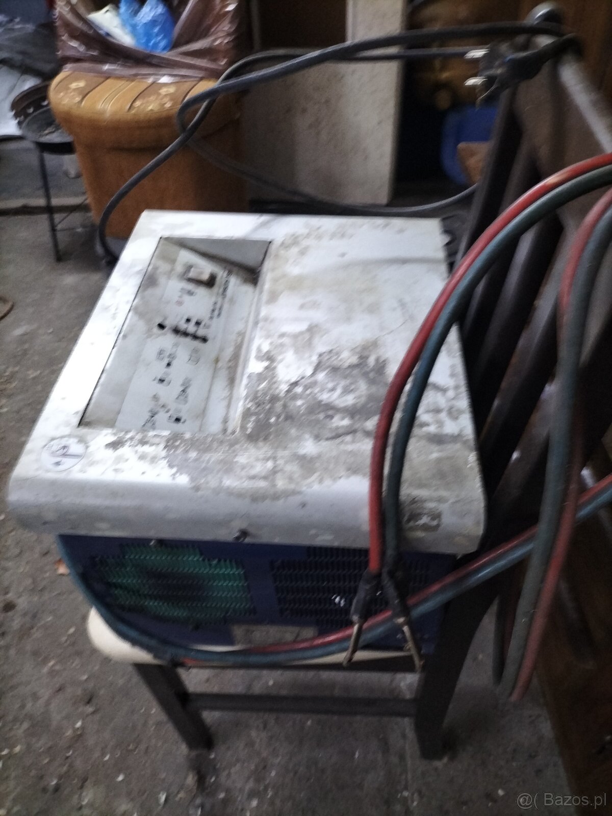 Prostownik Ładowarka 24V 90A.