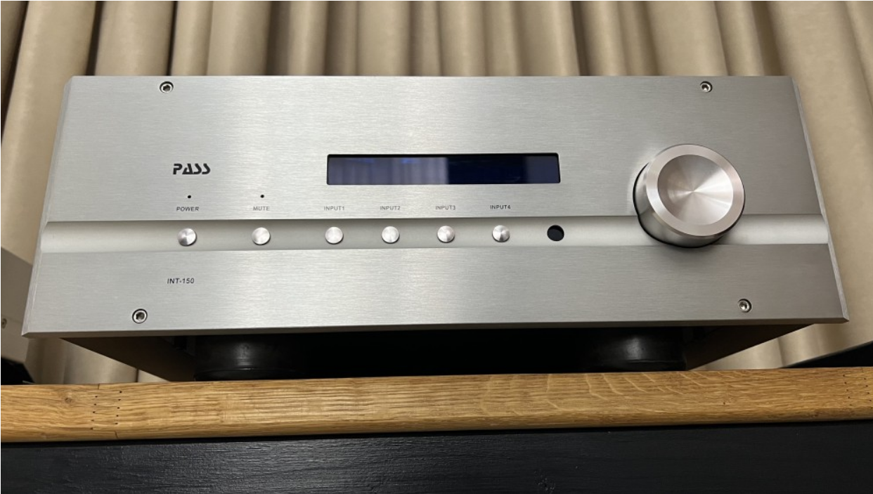 PASS LABS INT-150 - 1800 EURO