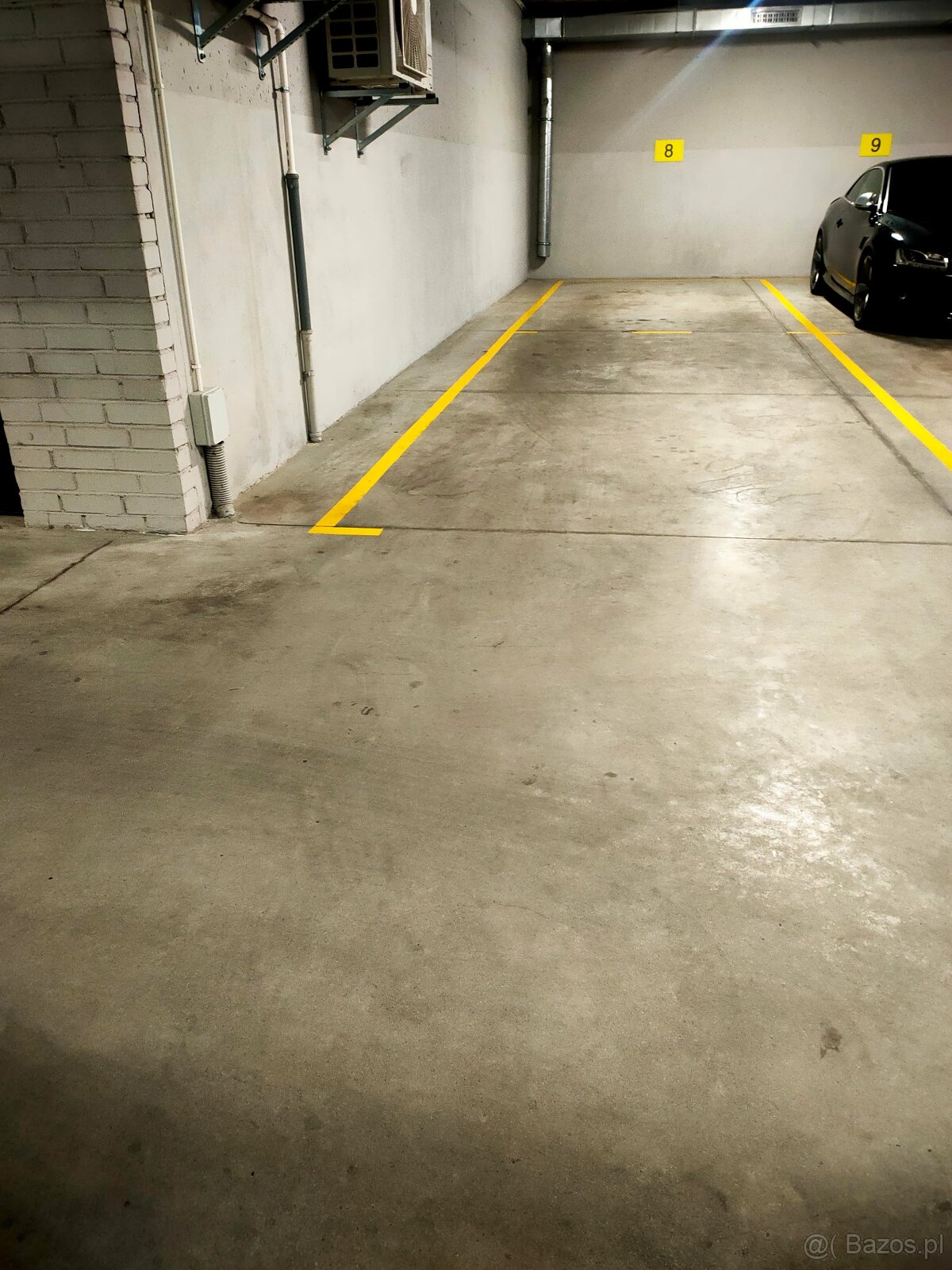 Do wynajęcia dwustanowiskowe miejsce postojowe .