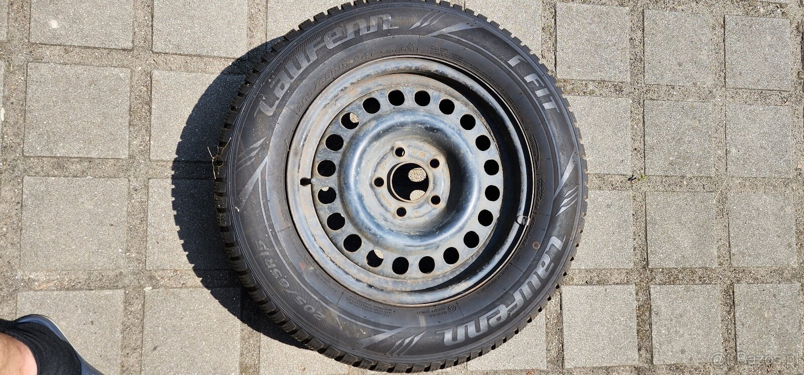 Opony Laufenn 205/65R15 z felgami 4szt.