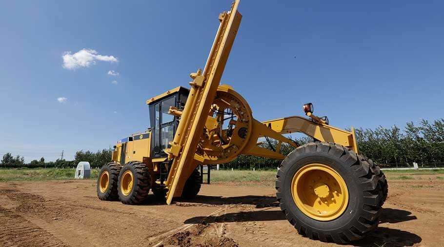 Refundacja 50% NOWA równiarka drogowa a CAT Caterpillar