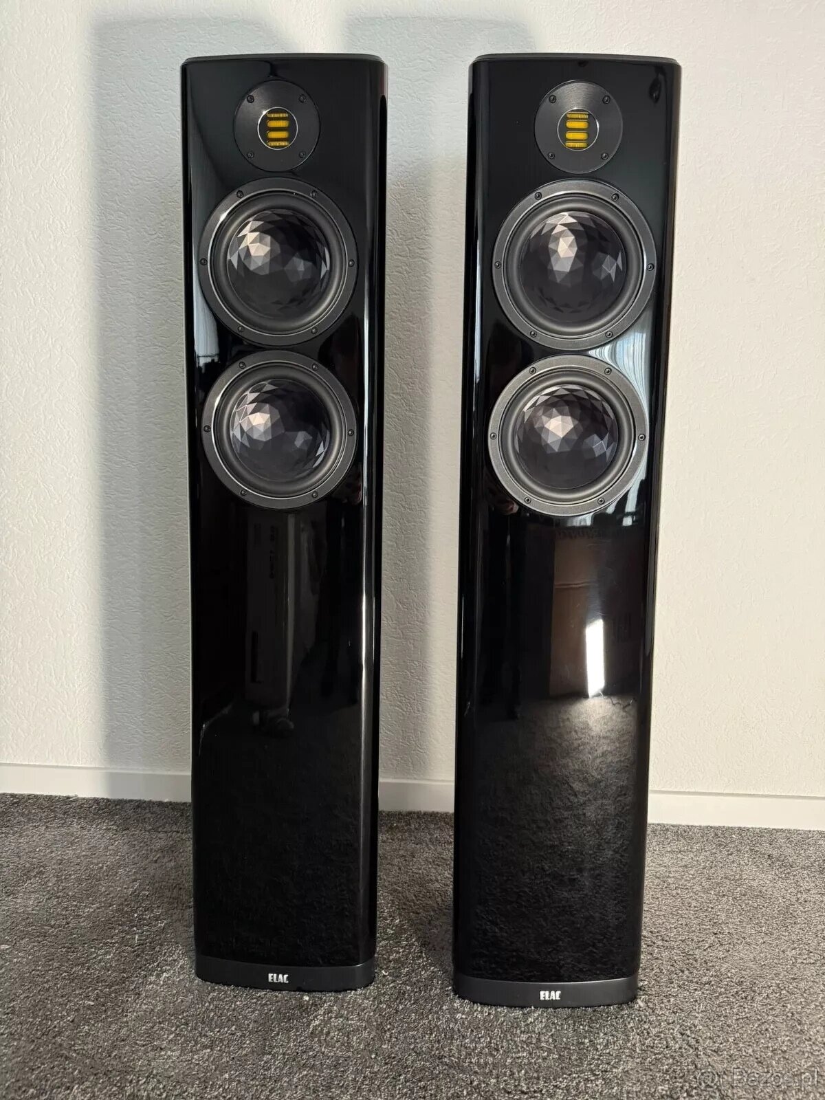 Elac Vela FS 408 ( Price : 1500 EUR )