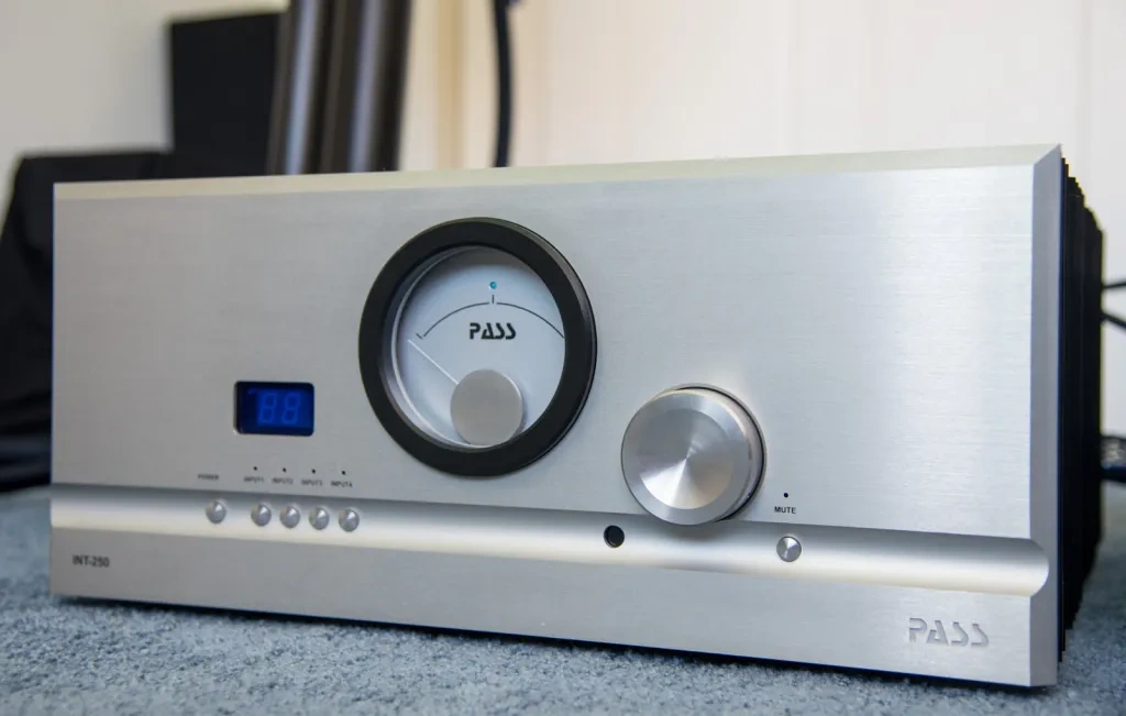 Pass Labs INT-250 2.850€