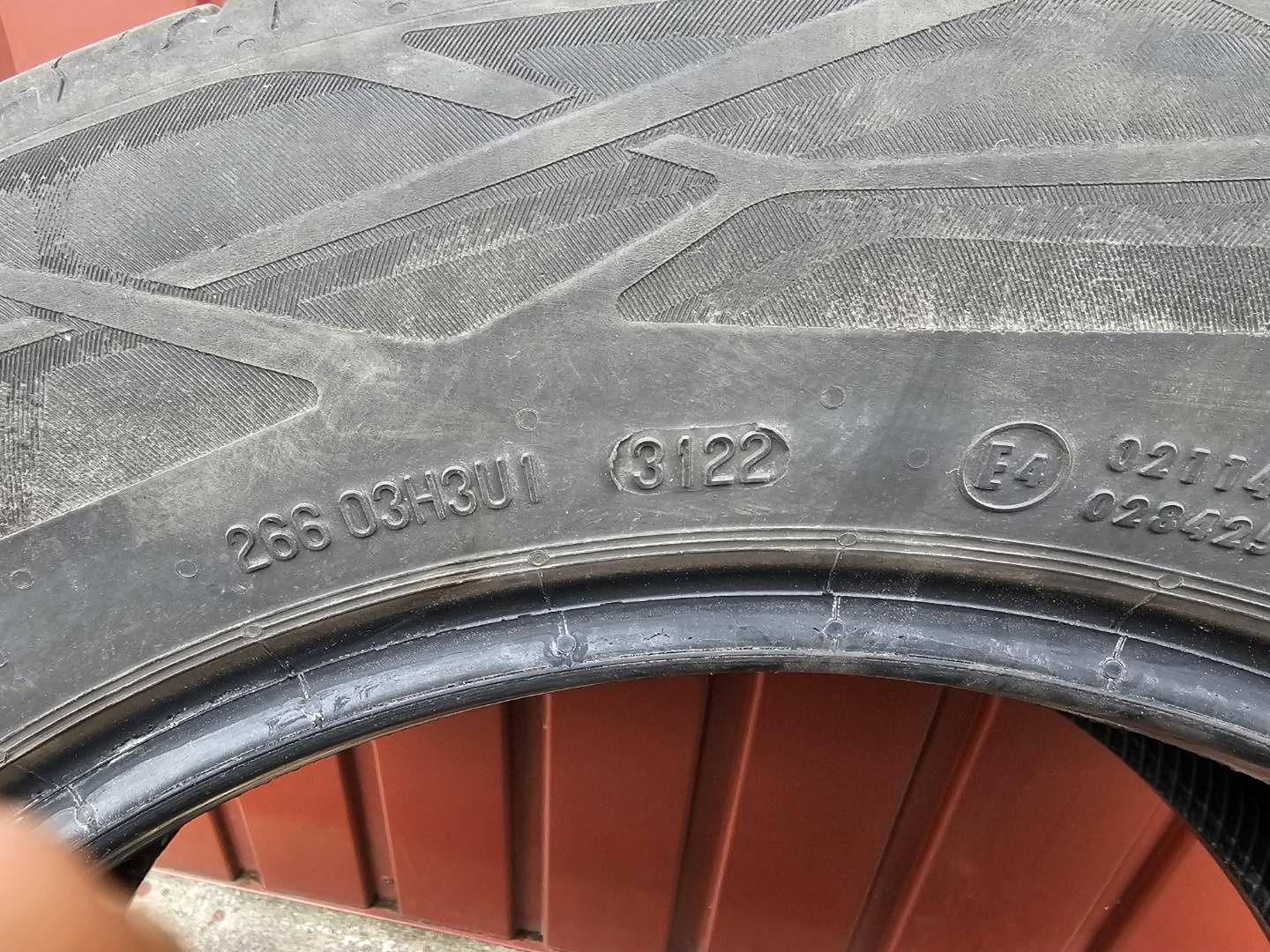 Sprzedam opony firmy Continental 205/60/ R 16