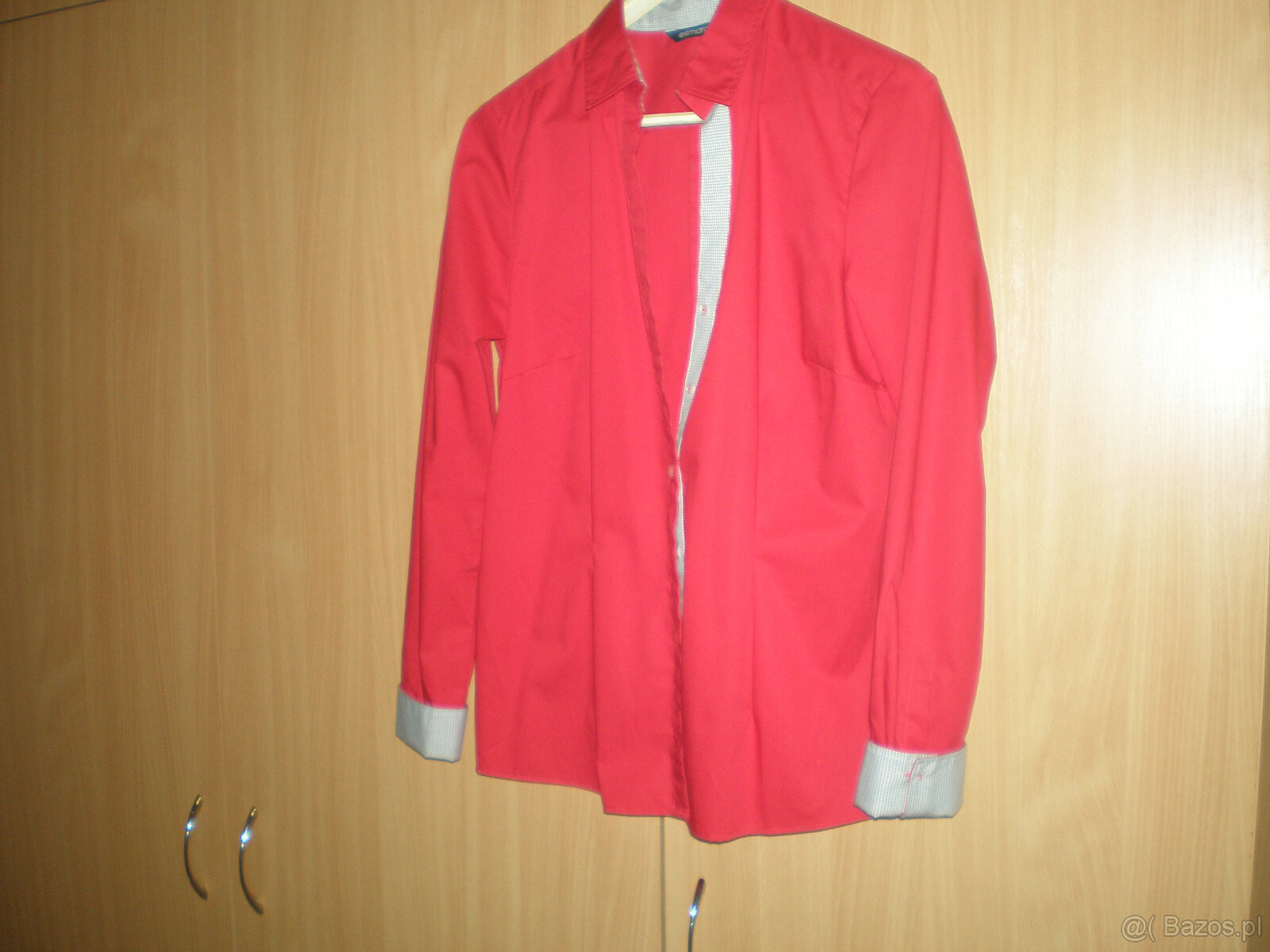 Sprzedam bluzkę używaną w kolorze czerwonym, stan bardzo dob