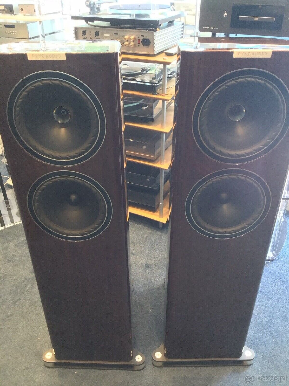Fyne Audio F702 Gloss Walnut - (Price: 1800 EUR)