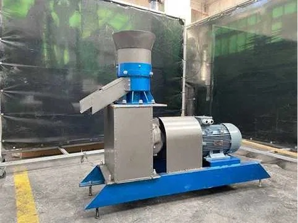 WIETRZENIE MAGAZYNU Peleciarka DR-220 o mocy 11 kW