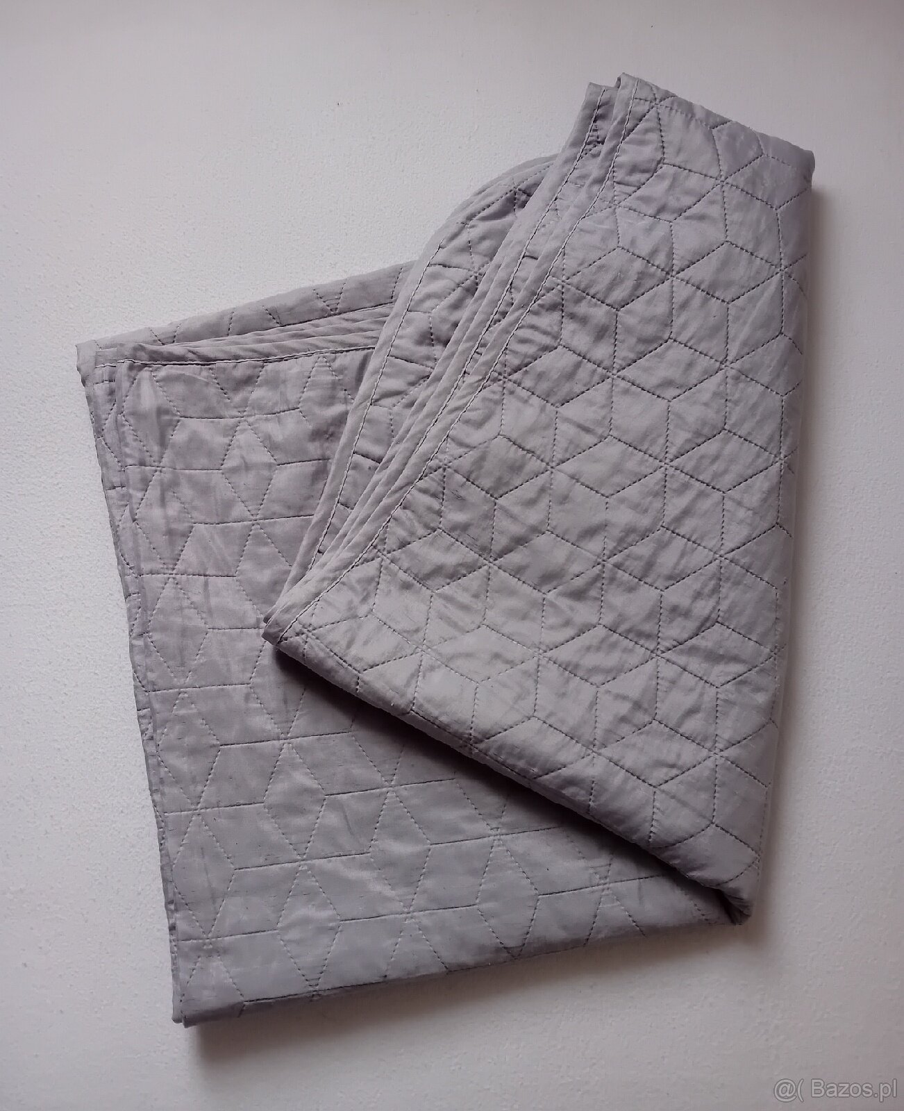 Szara narzuta pikowana 170x210