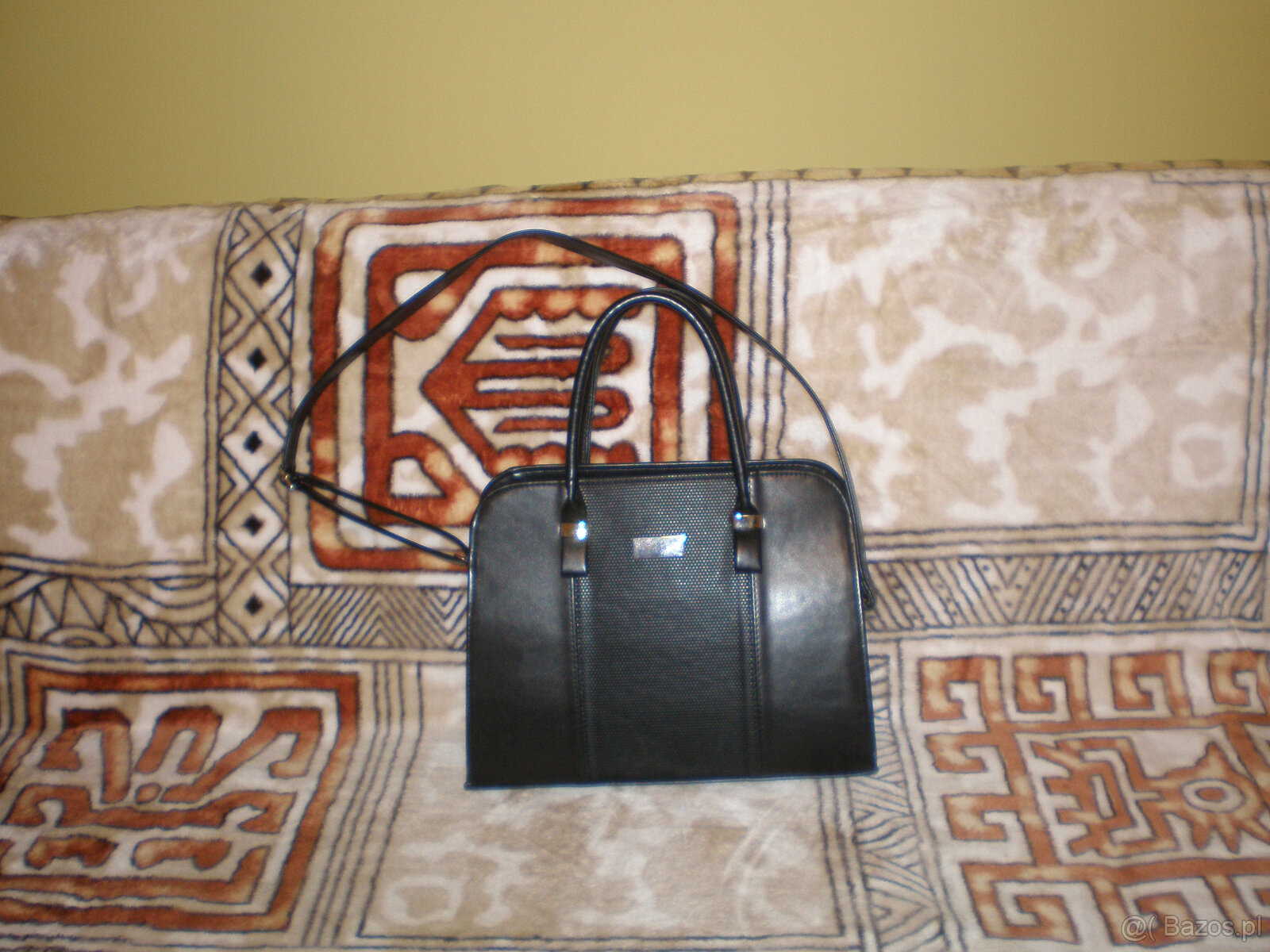 Sprzedam torebkę w kolorze czarnym