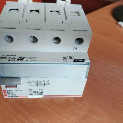 wyłącznik różnicowo-prądowy 80 A In=300 mA