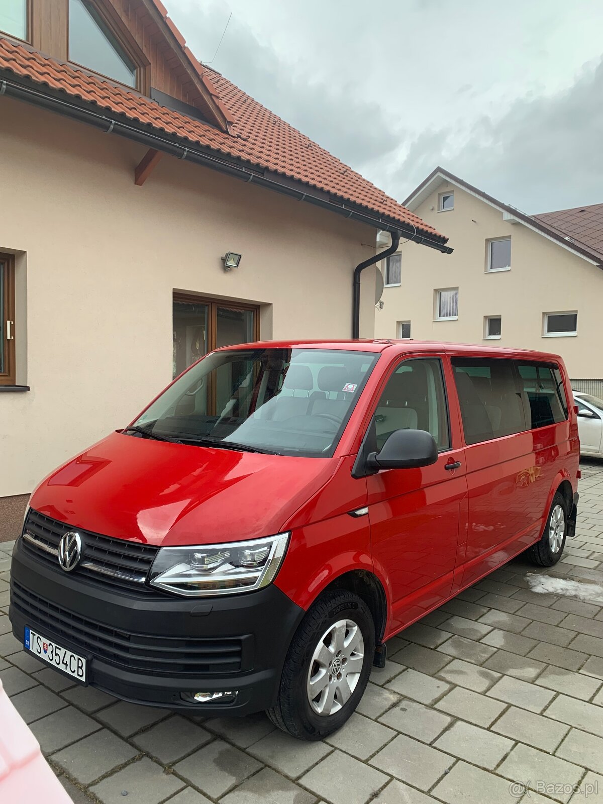 VW Caravelle 2.0 diesel, 9-osobowy Transporter4x4