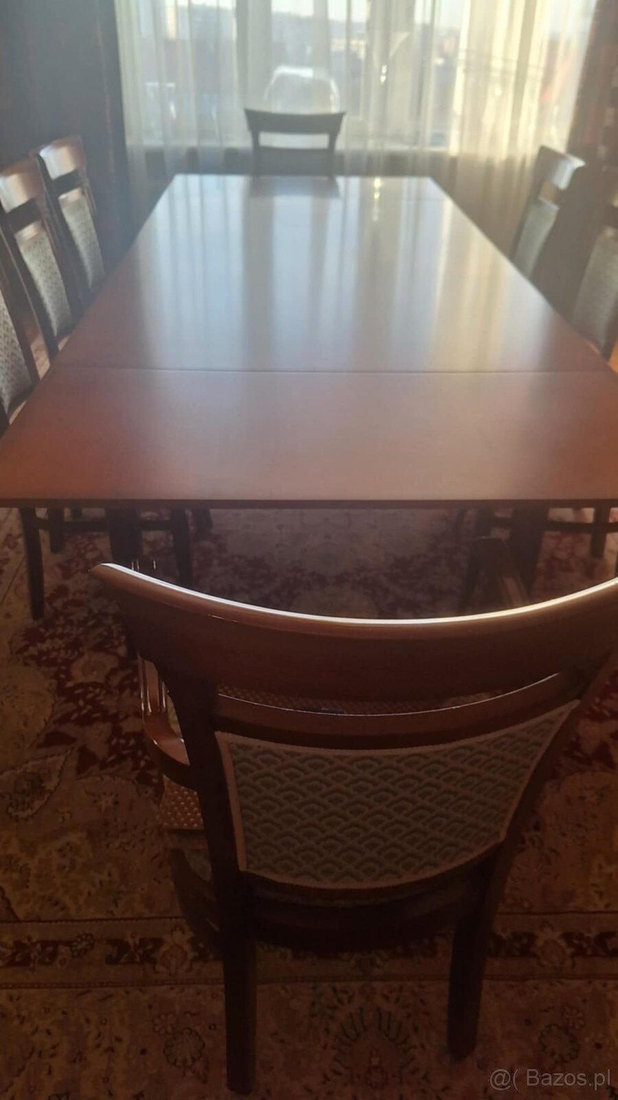 Stół z krzesłami