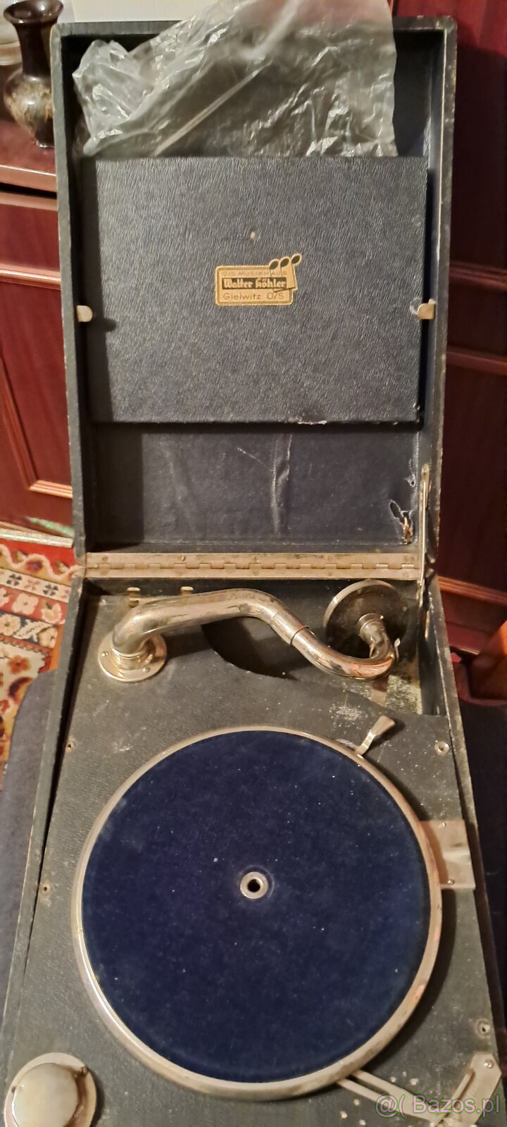 Sprzedam  maszyne do szycia i  do odtwarzania muzyki