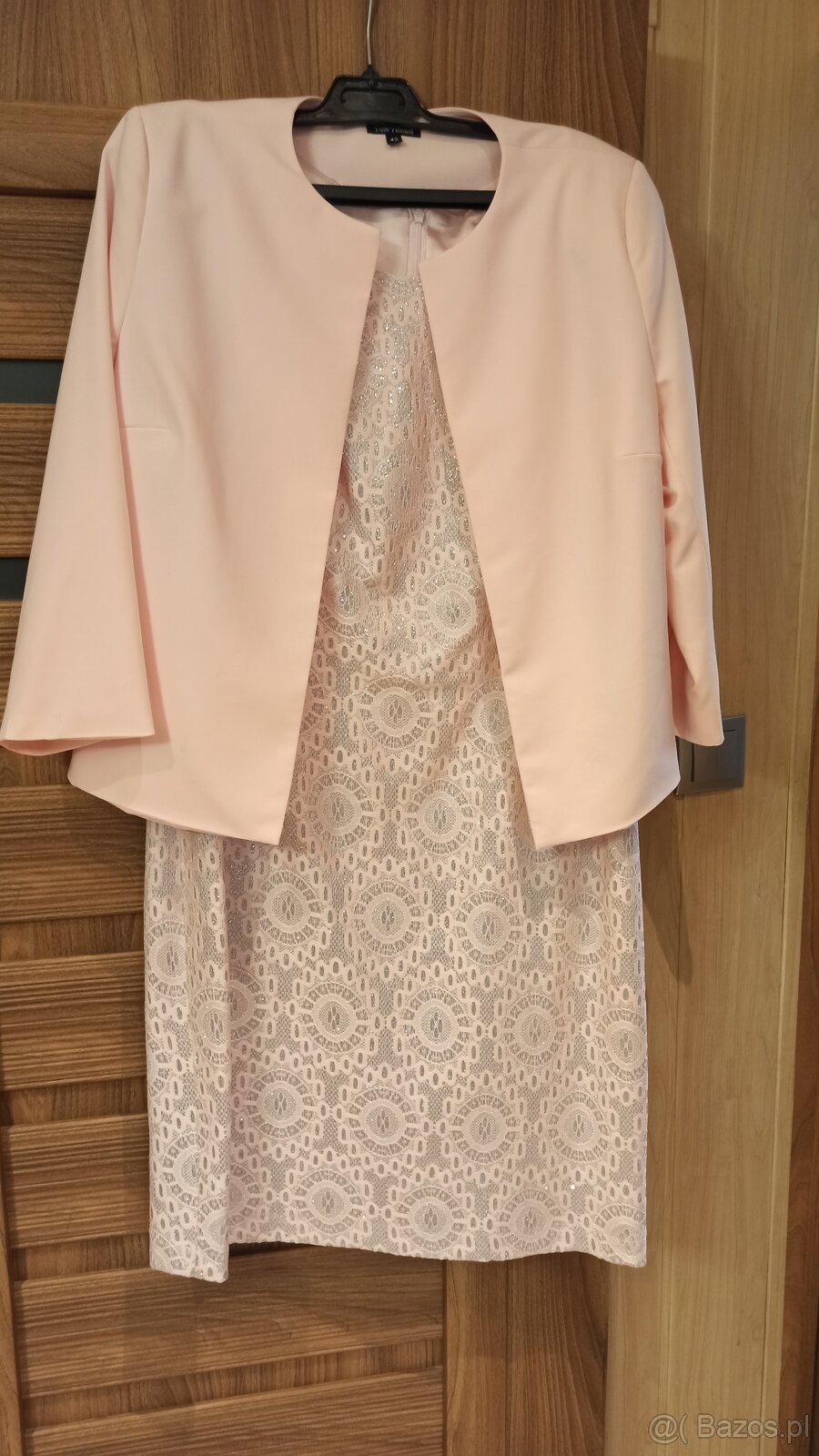 Elegancka sukienka wizytowa z narzutką