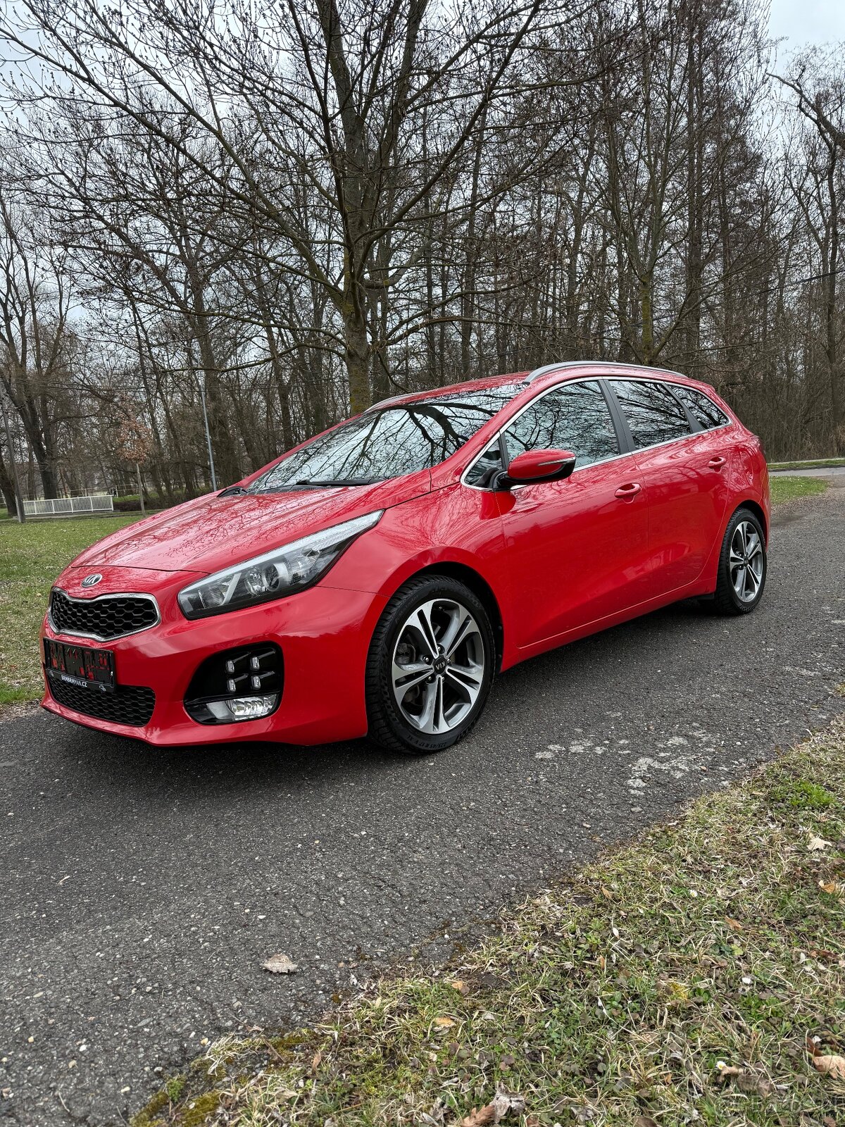 Kia Ceed Combi SW 1.6 CRDI 100Kw GT- LINE
