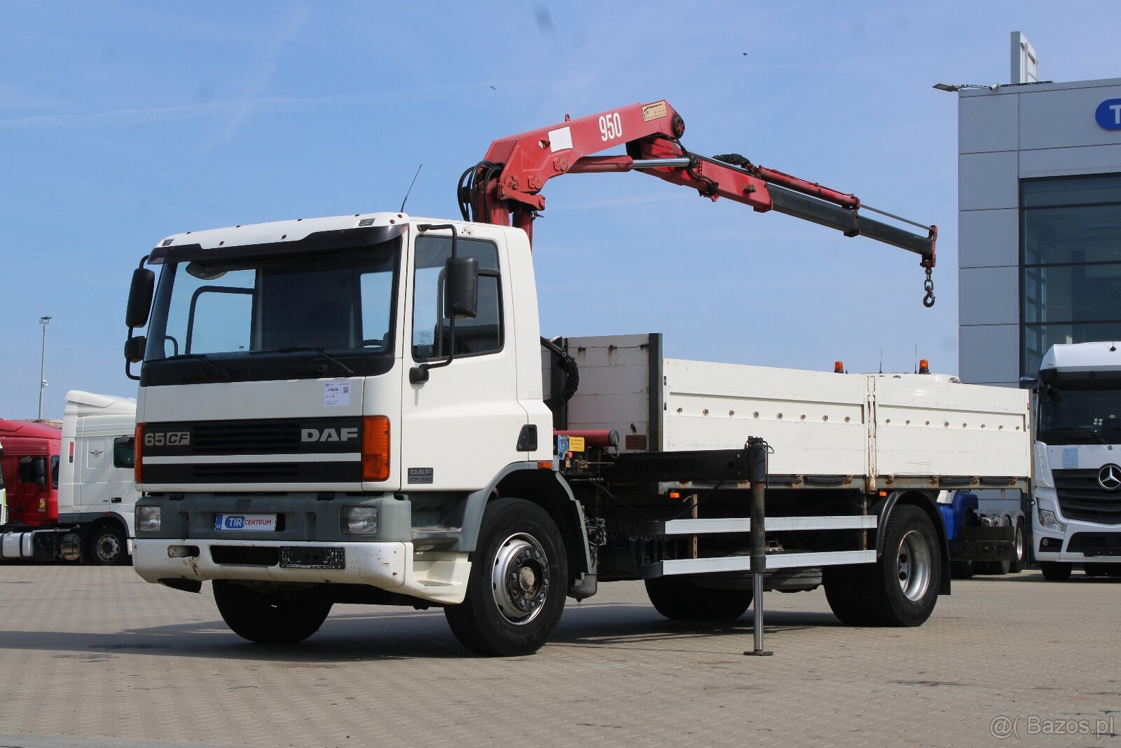 DAF CF 240, RAMIĘ HYDRAULICZNE HMF 953 K2, PNEU 80%