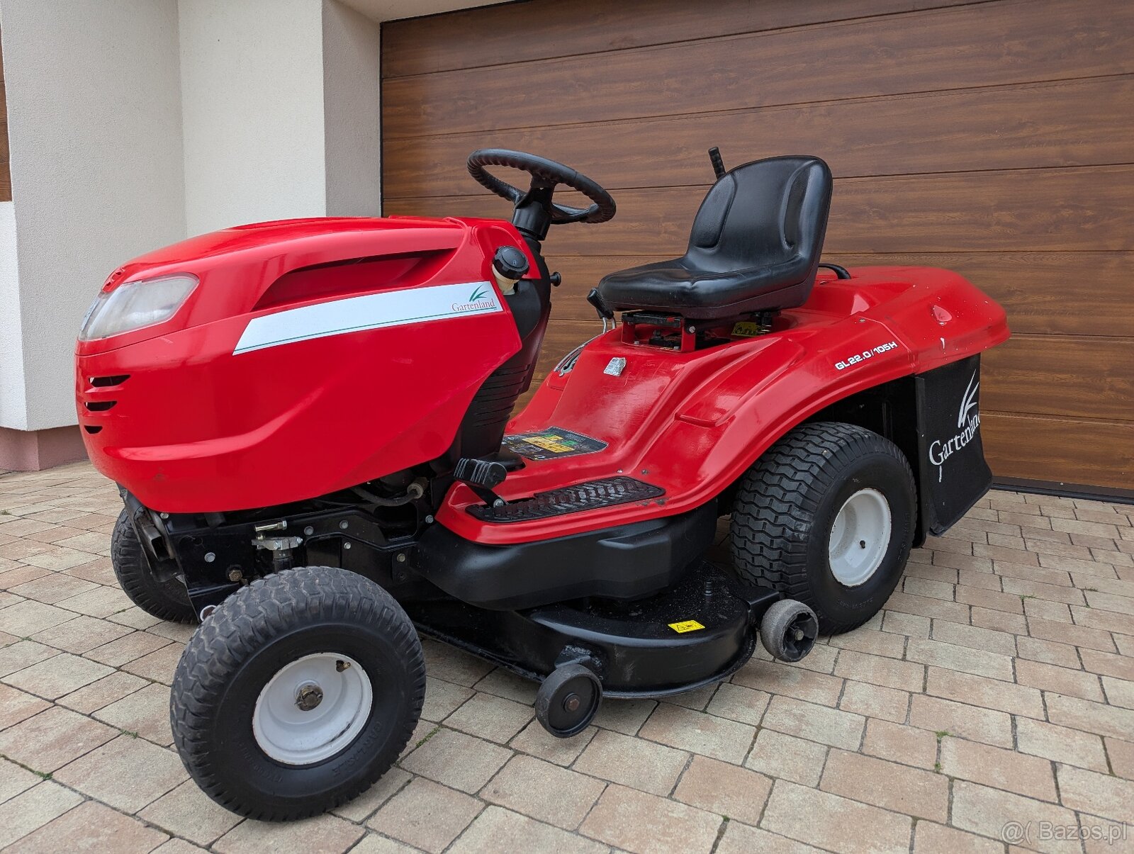 Traktorek kosiarka Massey Ferguson 22/105H, dwa cylindry, po