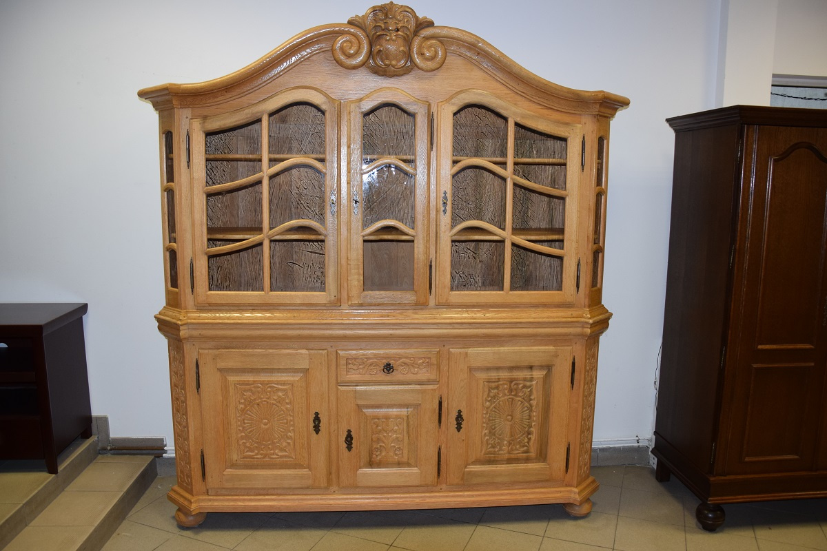 kredens z drewna dębowego - super stan