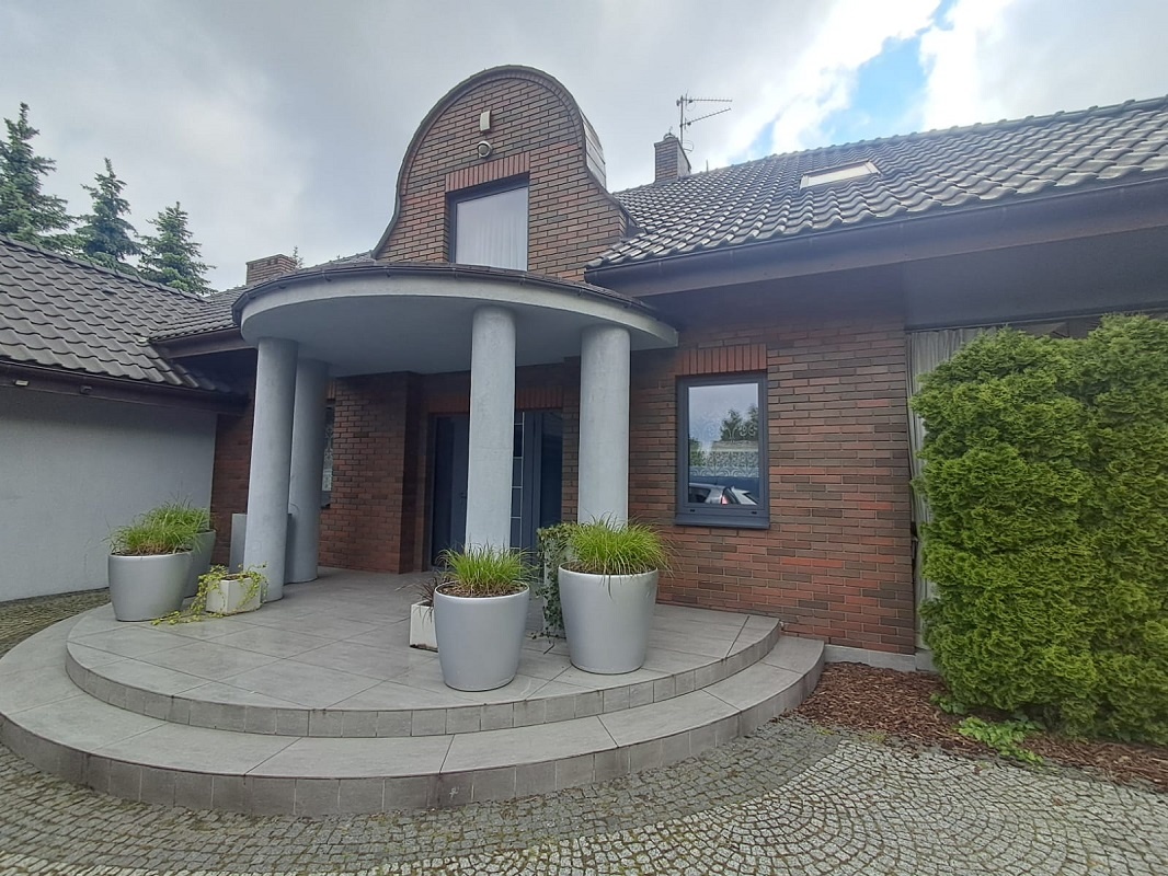 Ekskluzywny dom w Zdunach o powierzchni 347m², działka3520m2