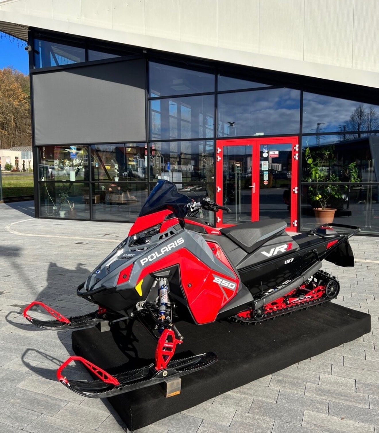 Skuter śnieżny Polaris Indy VR1 850.