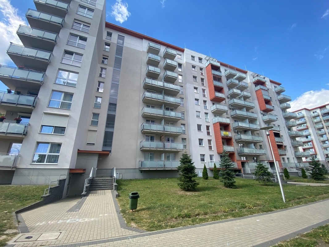 2 pokoje, 48.80m2, II piętro, stan deweloperski, os. Dobrzec