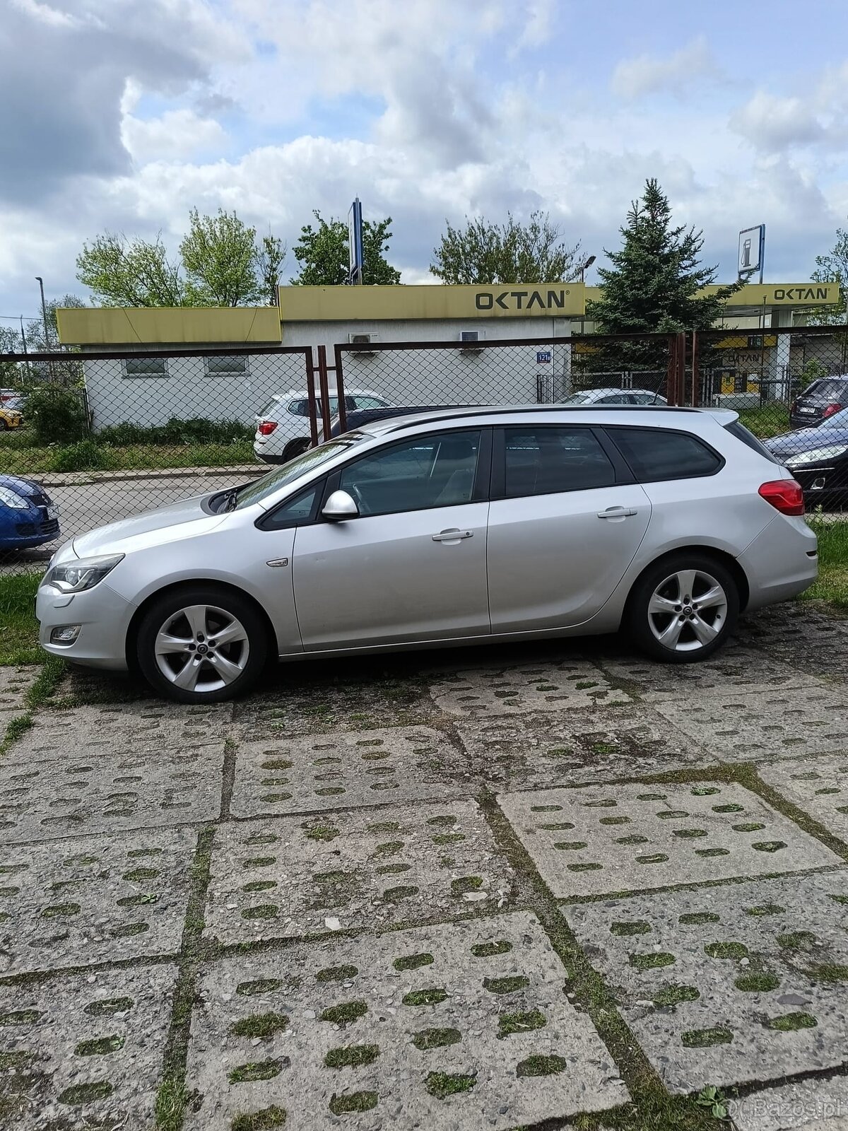 Spółka z o. o. sprzeda samochód osobowy