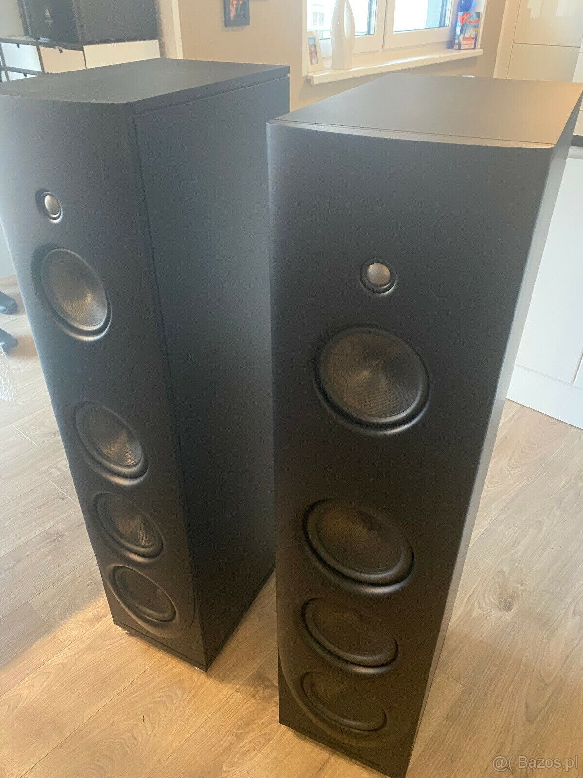 MAGICO Q3 Speakers - (Price: 7000 EUR)