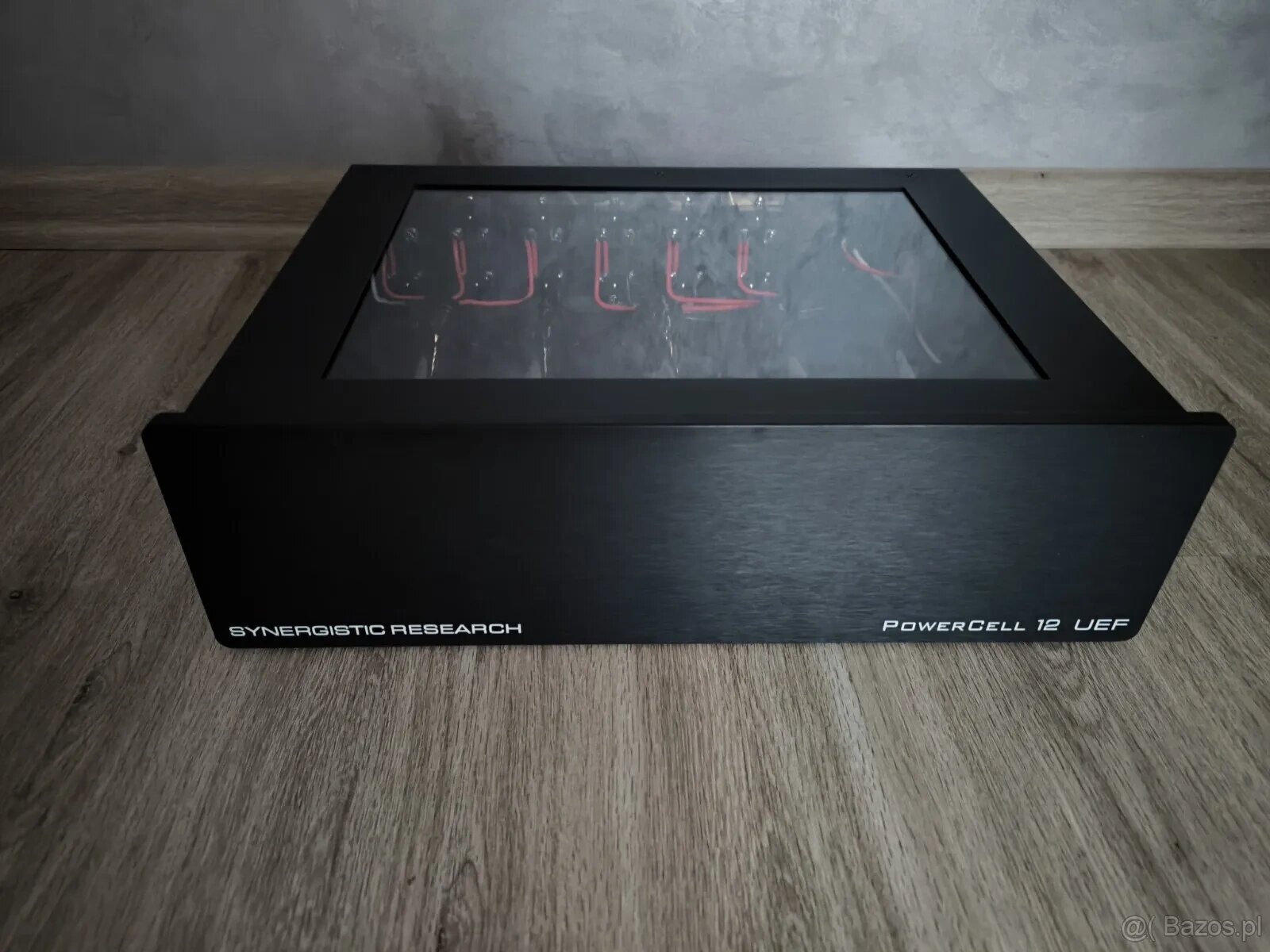 Synergistic Research Powercell 12 UEF SE ( Price: 2500 EUR )