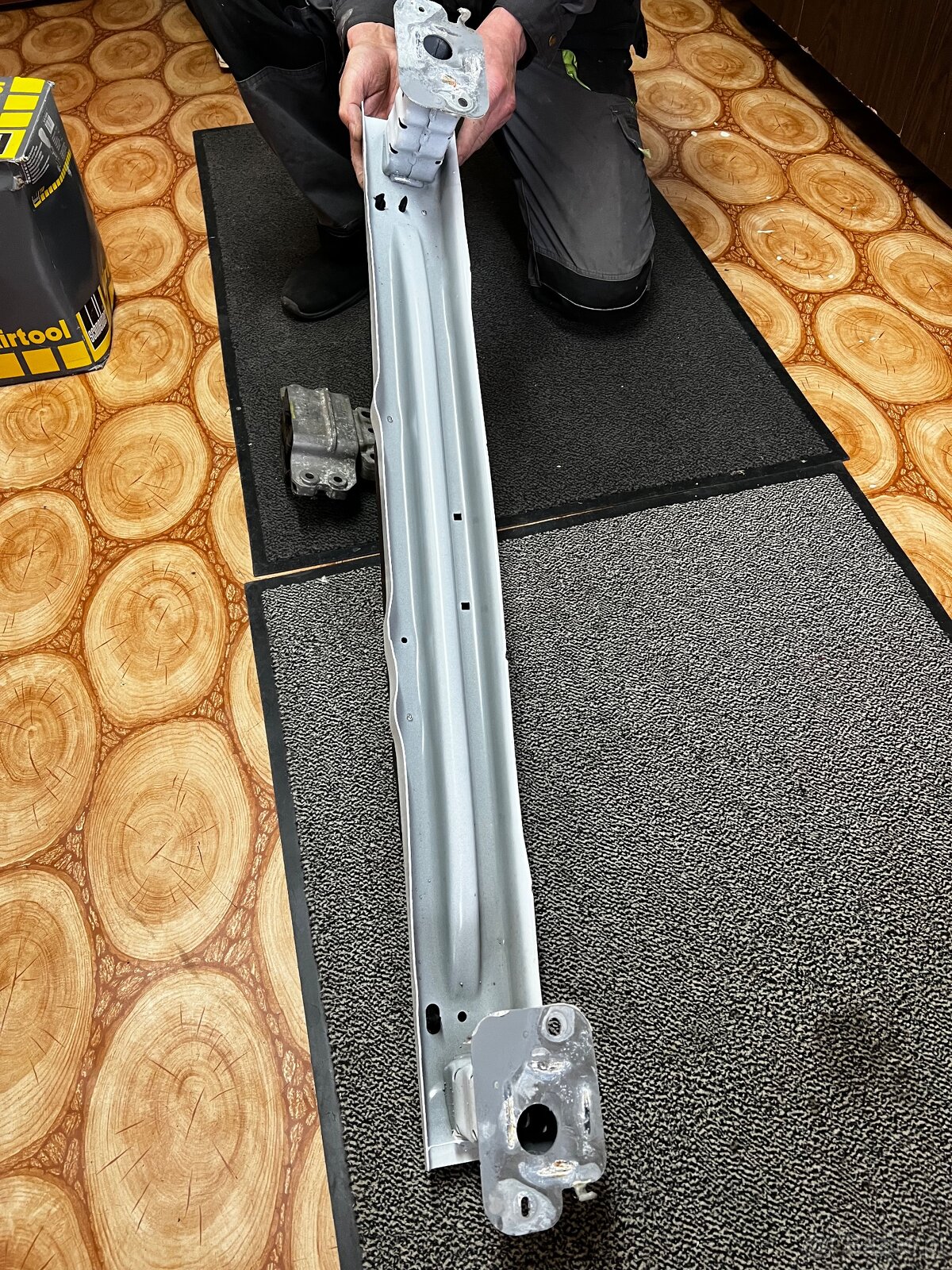 Zderzak tylni Dacia Duster 2025