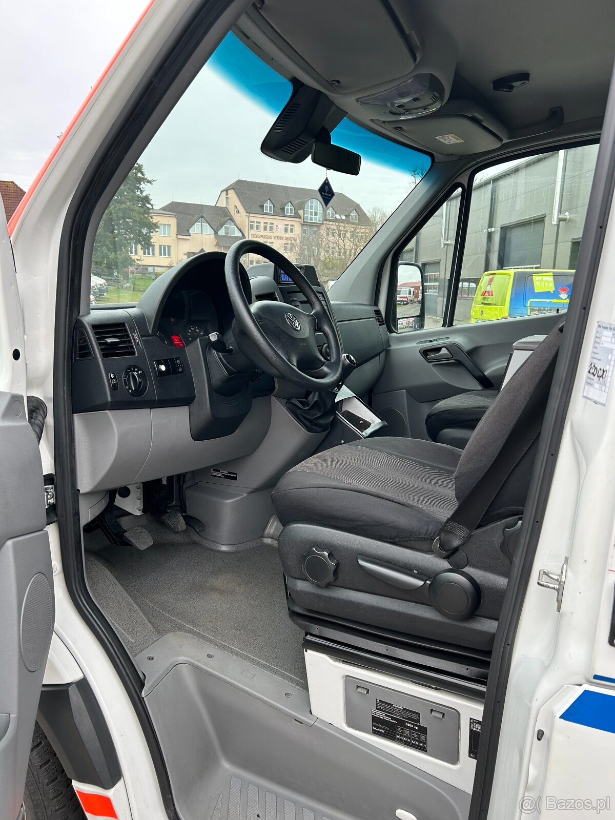 VW Crafter - 2.0 TDI Ambulans / Karetka - 10