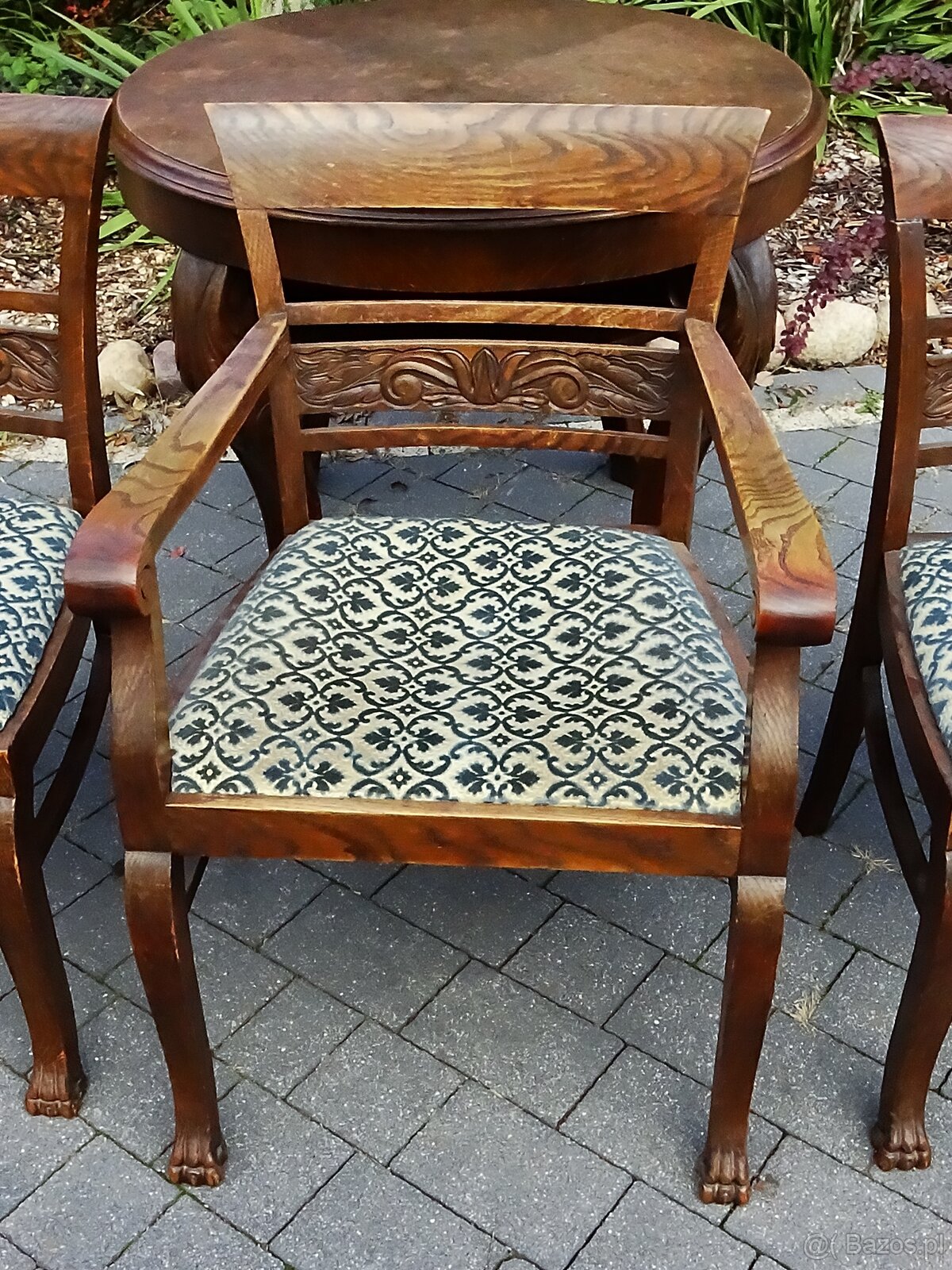 Stylowy zestaw mebli - stolik kawowy + 3 krzesła tapicerowan - 10