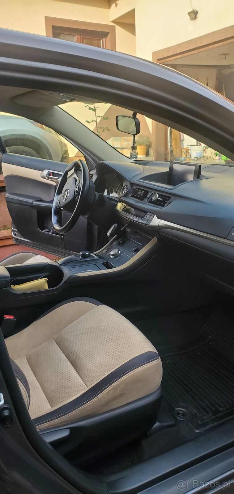 Lexus ct200h hybrid - 10